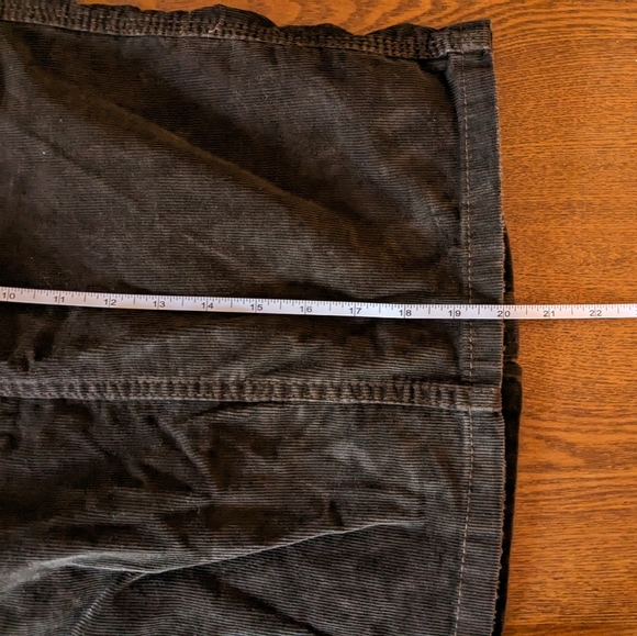 Cute Old Navy brown corduroy skirt, size 0 - Picture 3 of 4